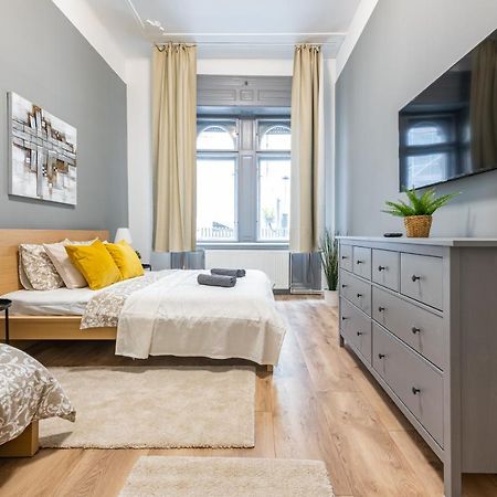 Deluxe Kazincy Apartment In The Heart Of Budapest Extérieur photo