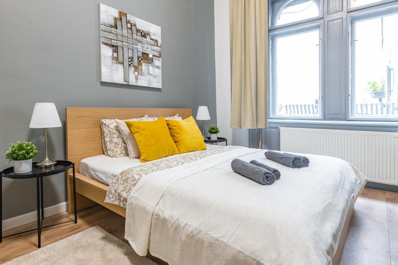 Deluxe Kazincy Apartment In The Heart Of Budapest Extérieur photo