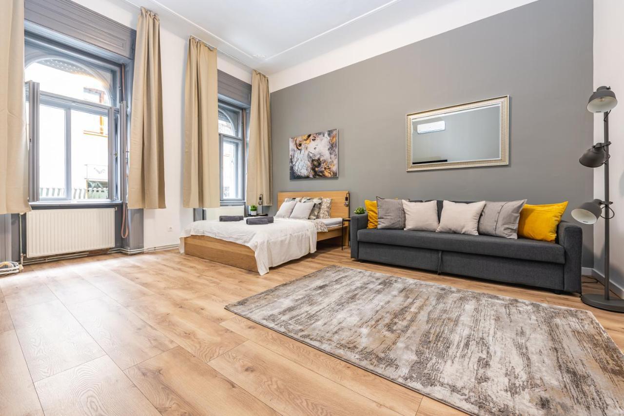 Deluxe Kazincy Apartment In The Heart Of Budapest Extérieur photo