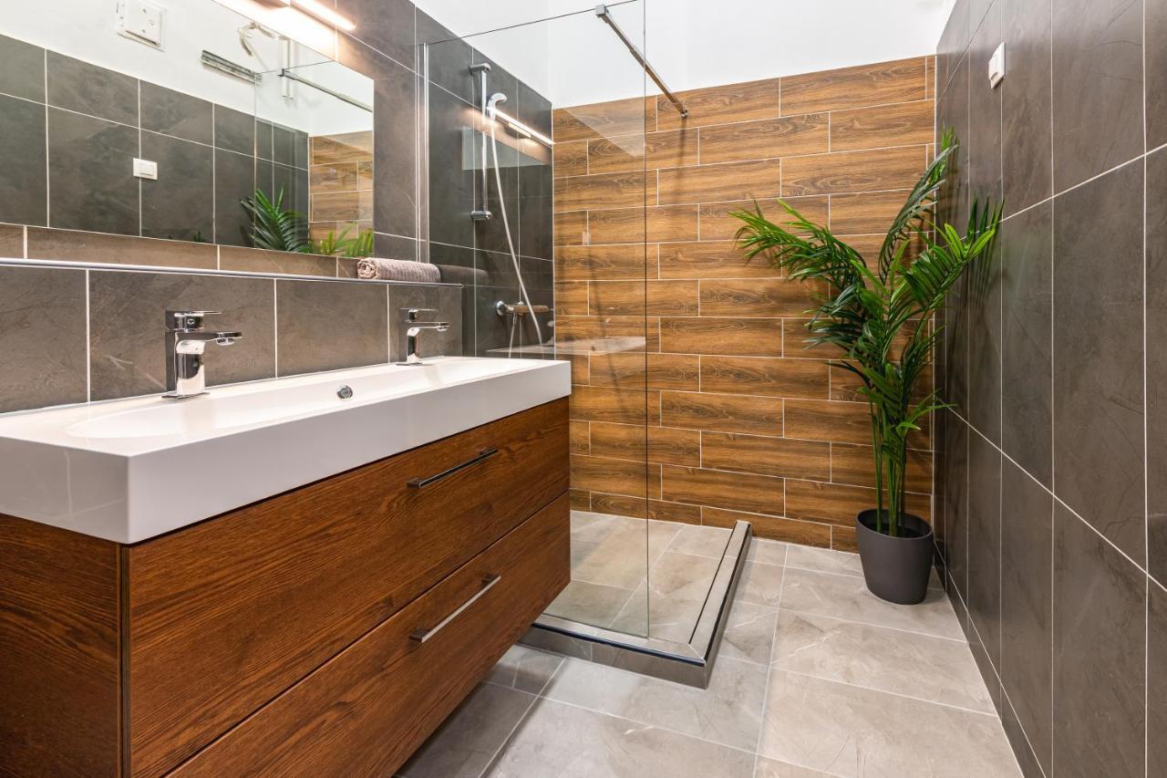 Deluxe Kazincy Apartment In The Heart Of Budapest Extérieur photo