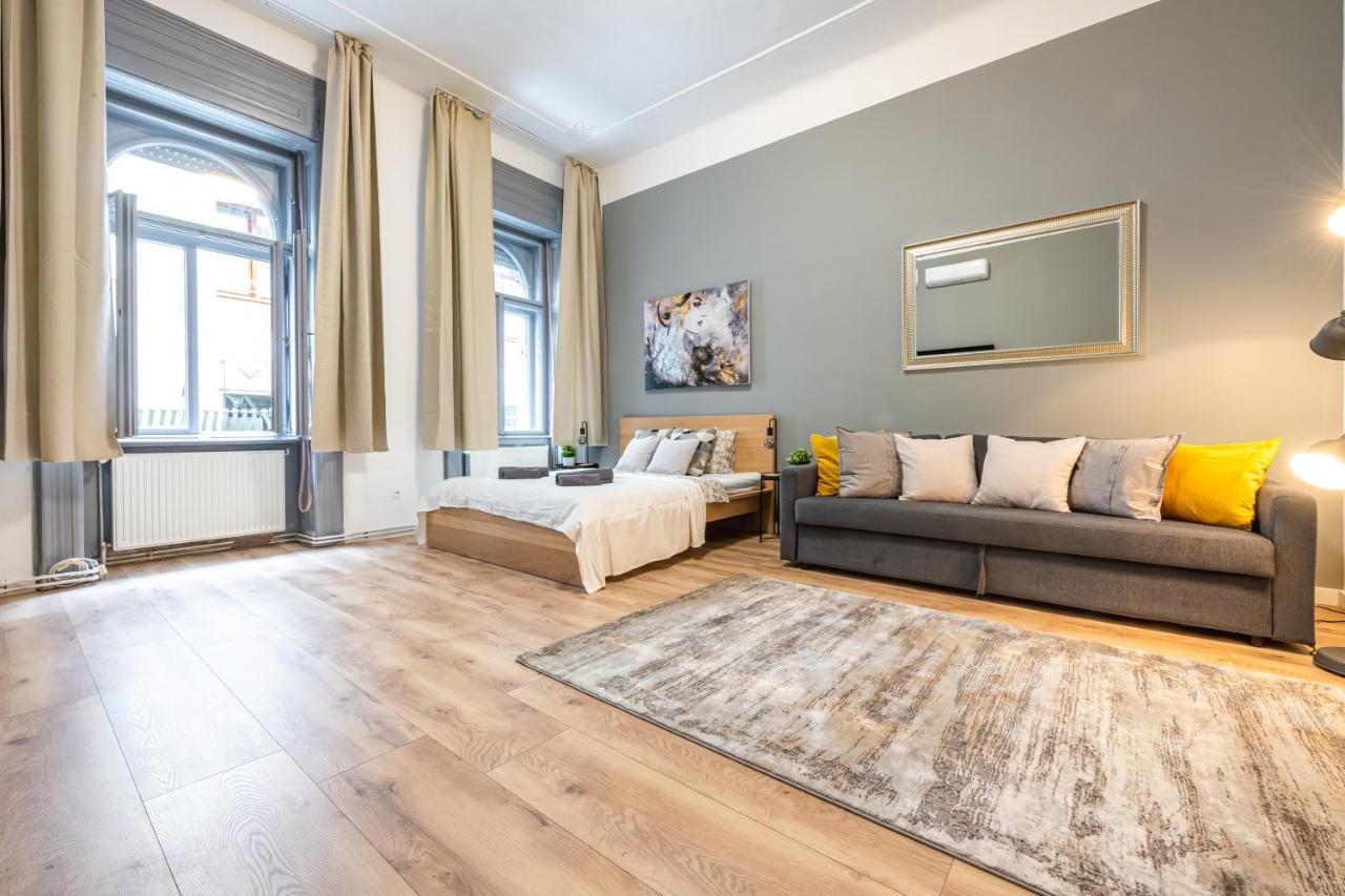 Deluxe Kazincy Apartment In The Heart Of Budapest Extérieur photo